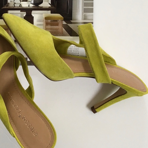 NWT Sexy Chartreuse Suede Mule - Picture 3 of 3